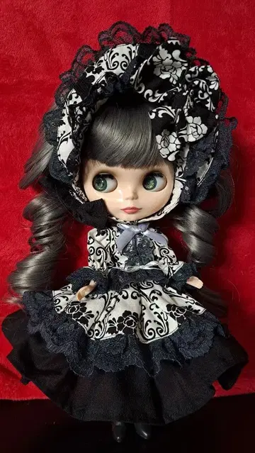 브라이스 아웃핏 고스로리 화이트 패턴