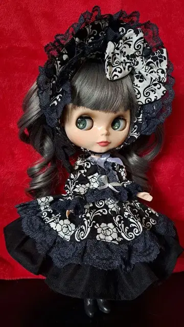 브라이스 아웃핏 고스로리 블랙 패턴