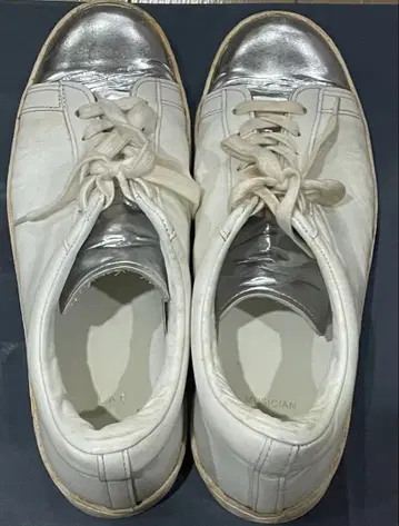 LAD MUSICIAN 화이트 가죽 스니커즈