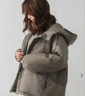 글로벌 워크 후드 부착 다운 자켓 브라운