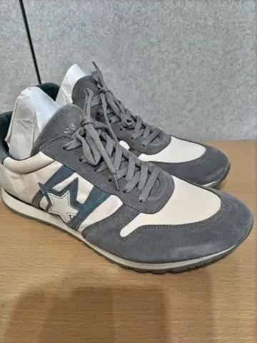 새상품급 CAFeNOIR 카페느와르 스니커즈 그레이색 27cm