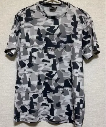 엠포리오 아르마니 EA7 카모 패턴 T셔츠 그레이 계열