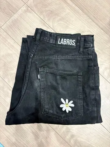 LABROS 블랙 데님 팬츠