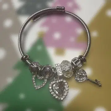 실버 하트 키 참 팔찌