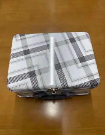 오자와 켄지 굿즈 흑백 투어