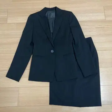 UNTITLED 블랙 스커트 수트