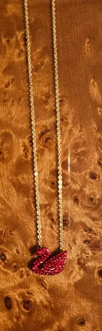 스와로브스키 빨간색 크리스탈 백조 디자인 목걸이