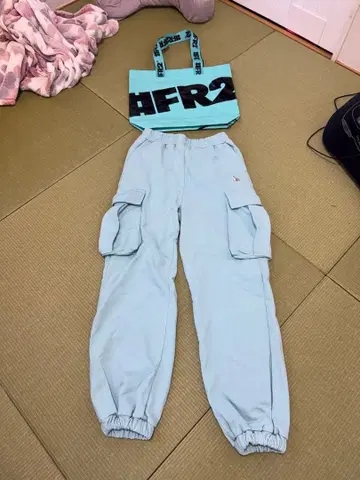 라이트 블루 카고 팬츠 사이드 포켓 포함 월도 백 포함