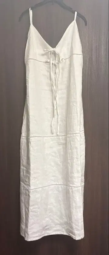 화이트 린넨풍 원피스 girtys key