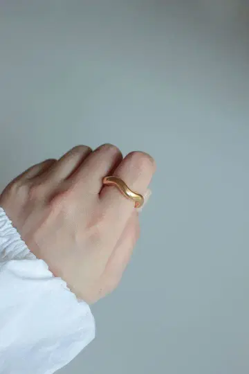 ebine 골드 Wave Tube Ring / Fat