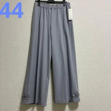 슈퍼 뷰티 44 택 포함 새상품 사이드 꽃 모티브의 와이드 팬츠