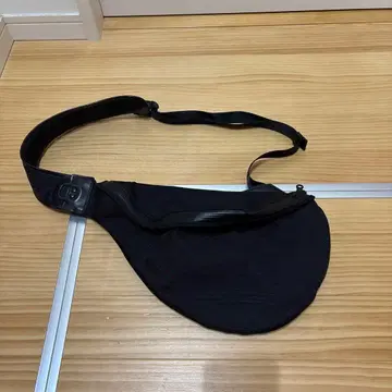 ripvanwinkle GROSS WALT 바디 백 정가 49,500엔