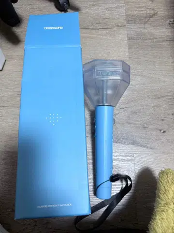 TREASURE 공식 응원봉 라이트 블루