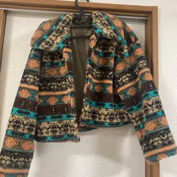 zampa 기하학 패턴 플리스풍 숏 자켓