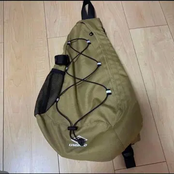 UMBRO x FREAK'S STORE 원 숄더백 카키 바디