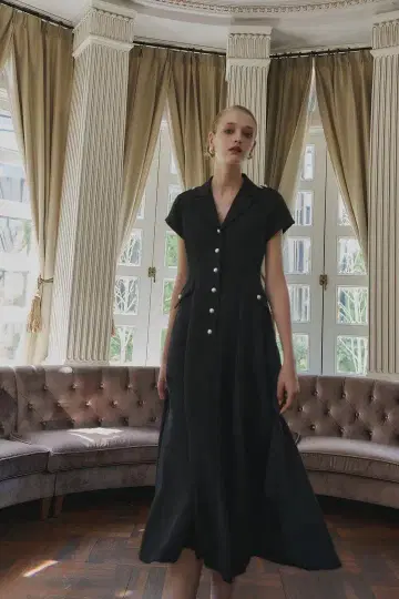 herlipto Vol.1 Pearl Button Dress