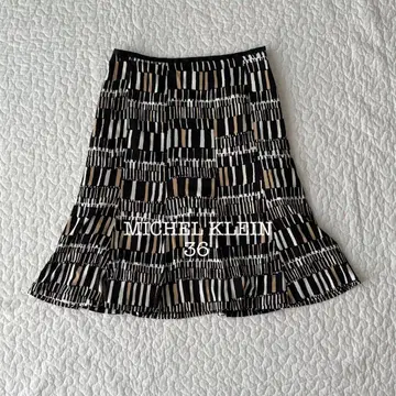 미쉘클랑 프린트 스커트 플레어 무릎 기장 블랙 화이트 36 고급