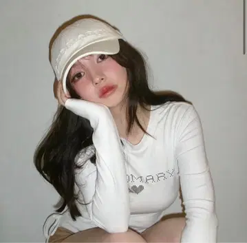 andmary Mary logo cap beige