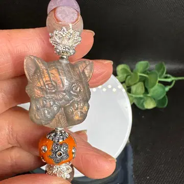 래브라도 라이트 고양이 자수정과 멕시코 마노 공생 인도네시아 비즈