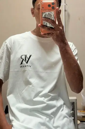 VR vitran 화이트 T셔츠