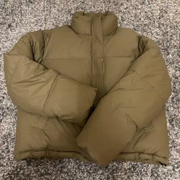 카키 다운 자켓