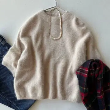 투모로우랜드 보르지 정가 21,000원 복슬복슬 고급 플러피얀 니트