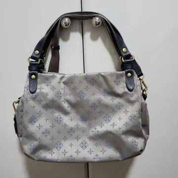 러셋 숄더 스트랩 포함 핸드백