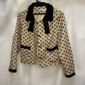 나비 패턴 크롭 자켓