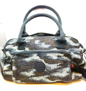 Kipling 카모 패턴 토트백 참 포함
