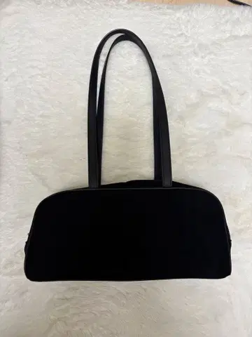 VEQUM 블랙 스웨이드 숄더백