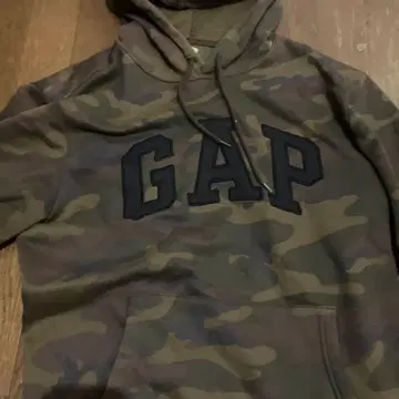 GAP 카모 패턴 후드 부착 후드티
