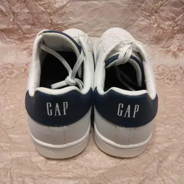 GAP 화이트/네이비 스니커즈