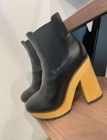 SLY 블랙 사이드 고어 부츠 하이힐