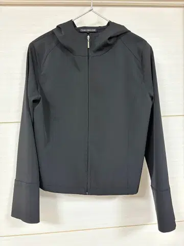 FOXEY 블랙 후드 부착 후드티