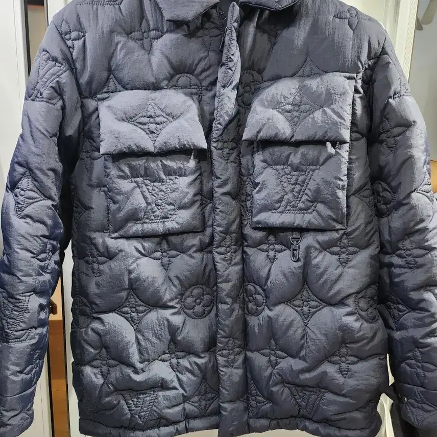 루이비통 퀼팅 모노그램 패딩 사진 1