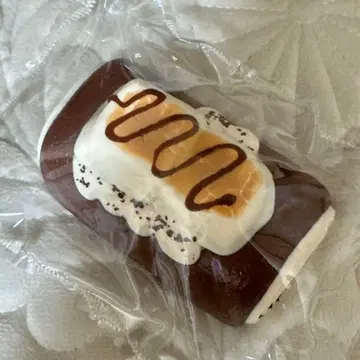 momo studio momo 스퀴즈 구운 마쉬멜로우 초코 롤케이크