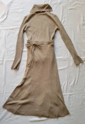 미라 오웬 리브 니트 셋업 베이지