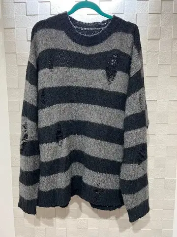 넘버나인 울 알파카 혼방 루즈 풀오버 보더 니트 데미지 가공