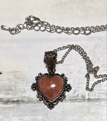 로즈쿼츠 목걸이