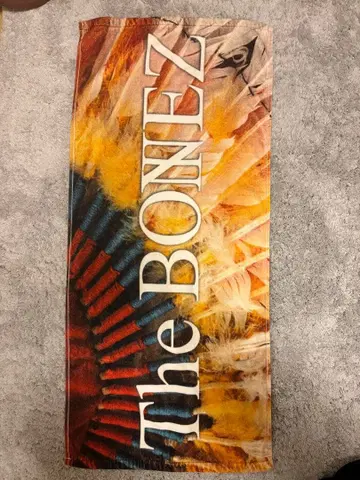 The BONEZ WOKE 투어 타월