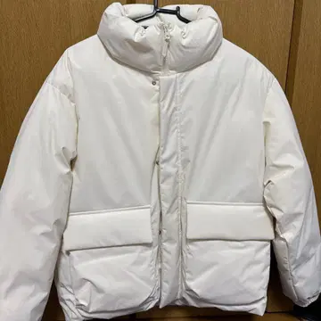 초레어 GU 화이트 다운 자켓 L 사이즈