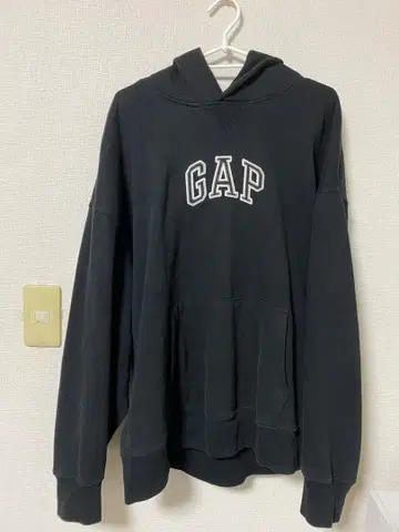 GAP 블랙 후드 부착 후드티