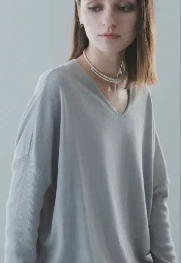 LiSALiSAashiya 리사리사 아시야 V넥 실크 캐시미어 혼방 니트