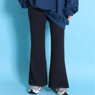 택 포함 새상품 25SS PUNYUS 푸뉴즈 / 플레어 팬츠