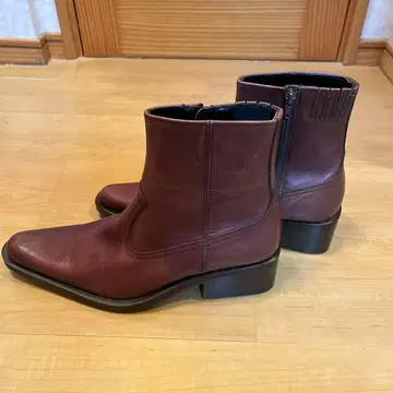 다크 브라운 가죽 숏부츠