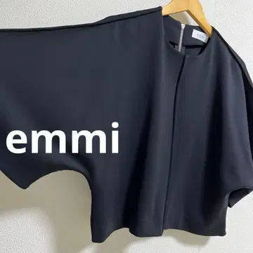 emmi 상의 와이드 슬리브 돌먼 슬리브 스포츠 블랙 더블 지퍼