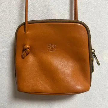 IL. BISONTE 가죽 숄더백 브라운