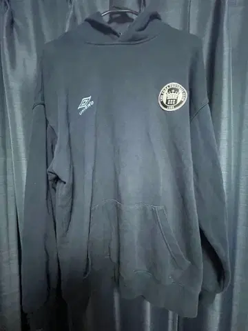 UMBRO 엄브로 블랙 후드티 후드 부착 네이비 가격 인하 가능