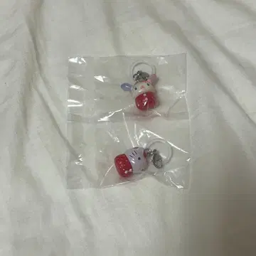 [ 익명 배송 ] 2 산리오 키티 우사하나 딸기 메지루시 액세서리