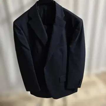 다크 블루 싱글 브레스 비즈니스 정장